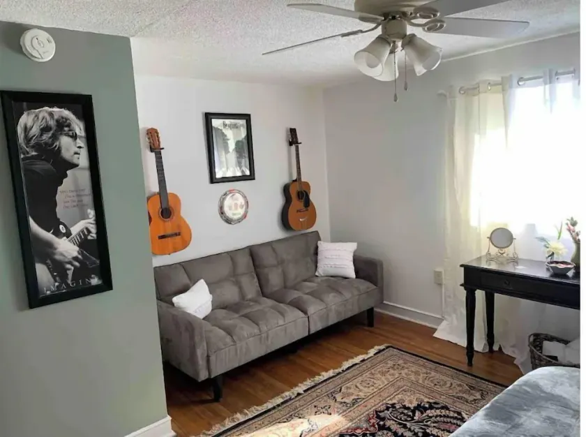 Lancaster Musically Inspired Home Downtown Sleeps6 - Image 1