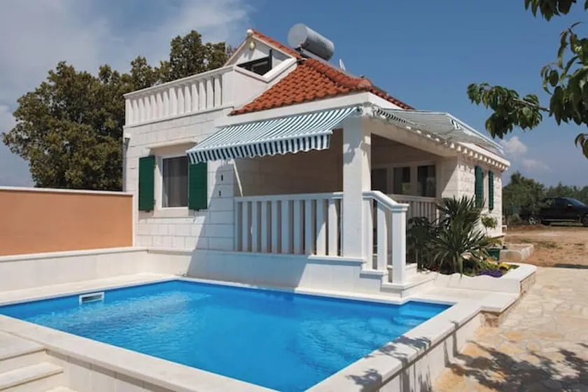 Charming Villa in Pučišća + Pool - Image 1