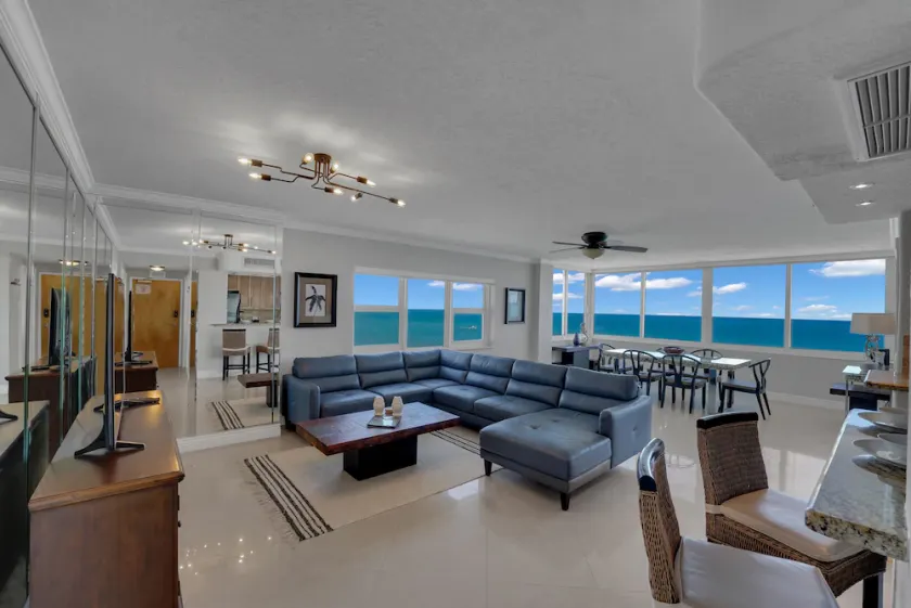 2 BR Apt w/ amazing view of the beach, pool, beach bar and private Jacuzzi - Image 1