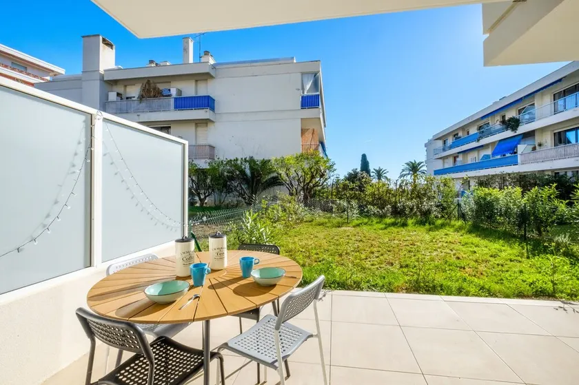 Appartement 'Le Jasmin' avec terrasse privée, Wi-Fi et climatisation - Image 1