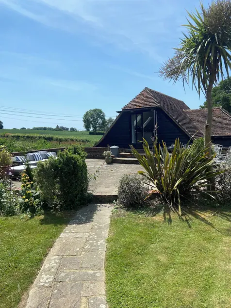 Studio in mature English gardens in an area of outstanding natural beauty - Image 1