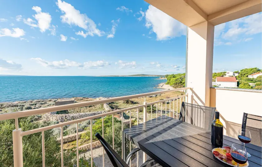 Beach front apartment in Kosljun with WiFi - Image 1