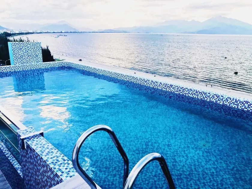 DaNang Penthouse Sea View Apartment - Image 1