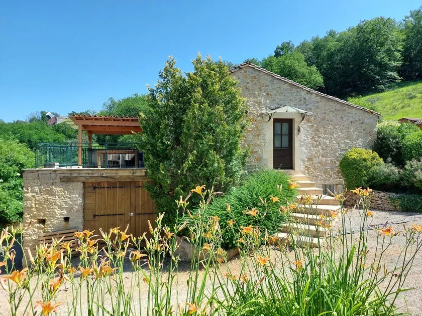 Stone house with pool 200 meters from a small village. Cul de sac. - Image 1