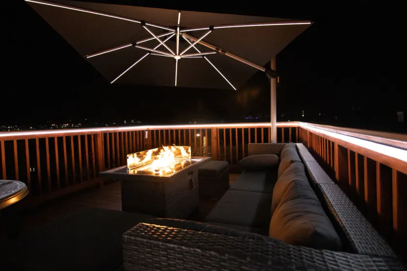 Modern Smart Home w/Gourmet Kitchen, Peloton & King Suite  with Rooftop Deck - Image 1