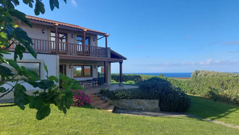 Villa & Sea Langre Beach - Image 1