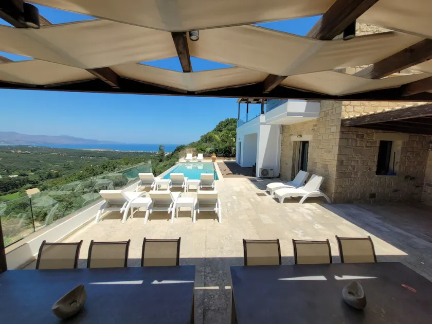 Exclusive villa with stunning mountain, valley and sea views - Image 1