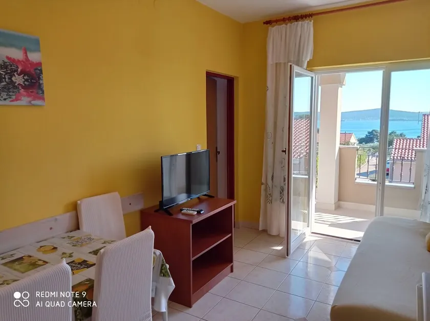 Apartment 4, sea view, beach 250m, 2 bedrooms - Image 1