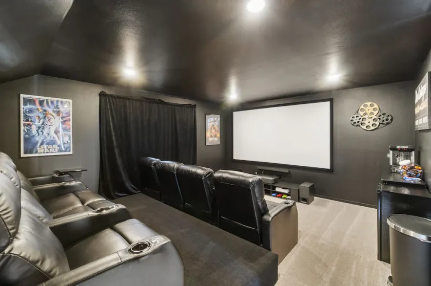 5 Bedrooms, Theater Room, Kid-Friendly, Perfect For Big Groups - Image 1