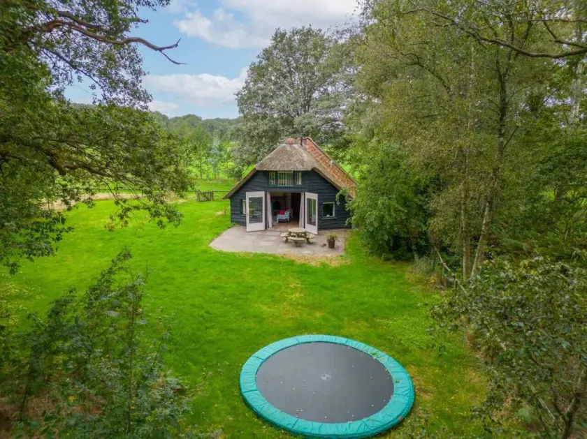 Prachtig vrijstaand familiehuis op groot perceel - Image 1