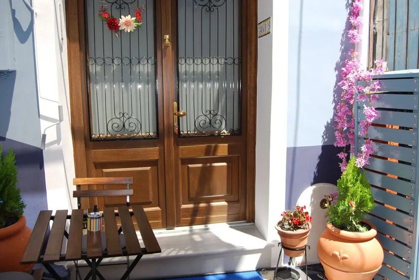 MANI'S LUXURY HOUSE - Image 1