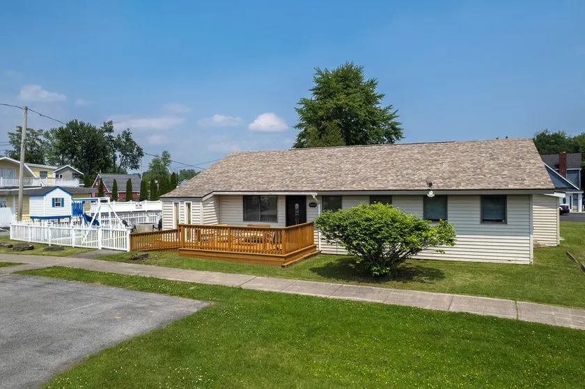 CanalSide Casa- Beautifully located - Image 1