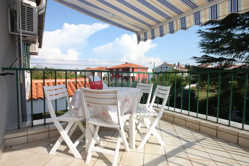 Two bedroom apartment with terrace Umag (A-6934-a) - Image 1