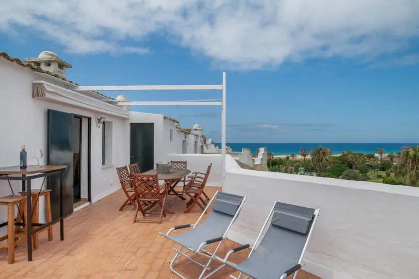 Appartamento 'Bella Vistas' con piscina condivisa, Wi-Fi e aria condizionata - Image 1