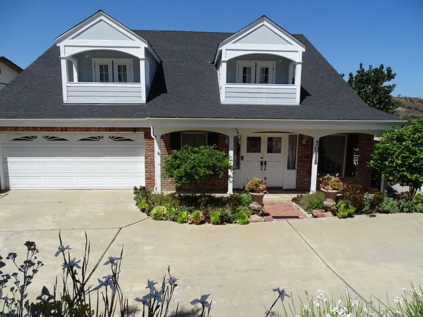 NEW!  Comfortable -  Sleeps 8 - Special Pricing for Extended Stays - Image 1