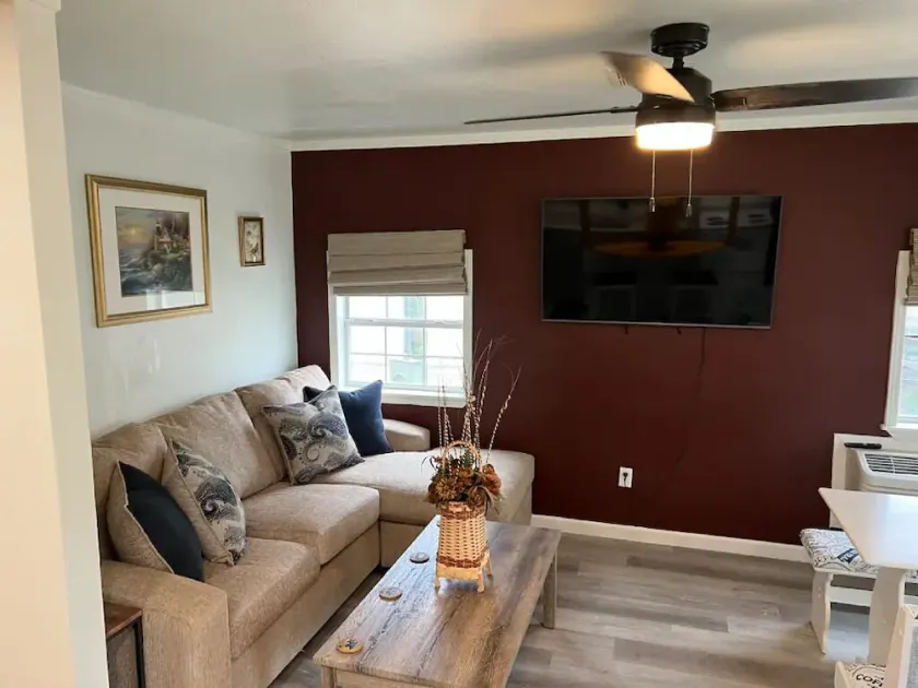 Waterfront 2 Bedroom/Duplex G/Newly Remodeled - Image 1
