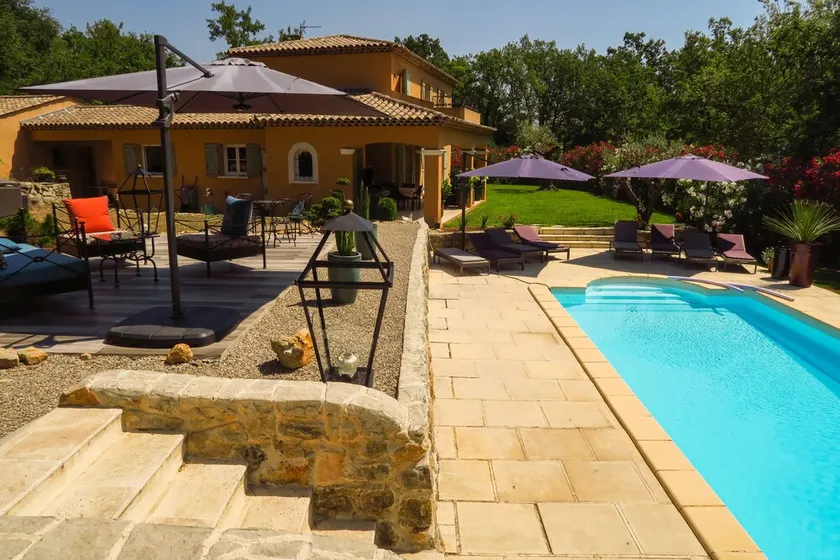 Provencal house of well-being and tranquility - Image 1
