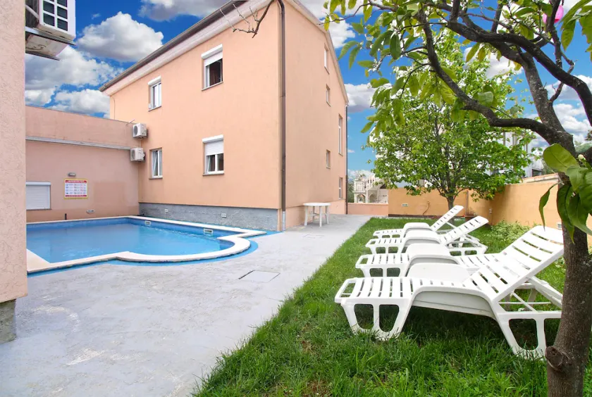 Apartment 1359/12780 (Istria - Peroj), 500m from the beach - Image 1