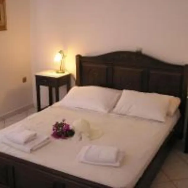 Eolos Apartments with Private Parking - Image 1