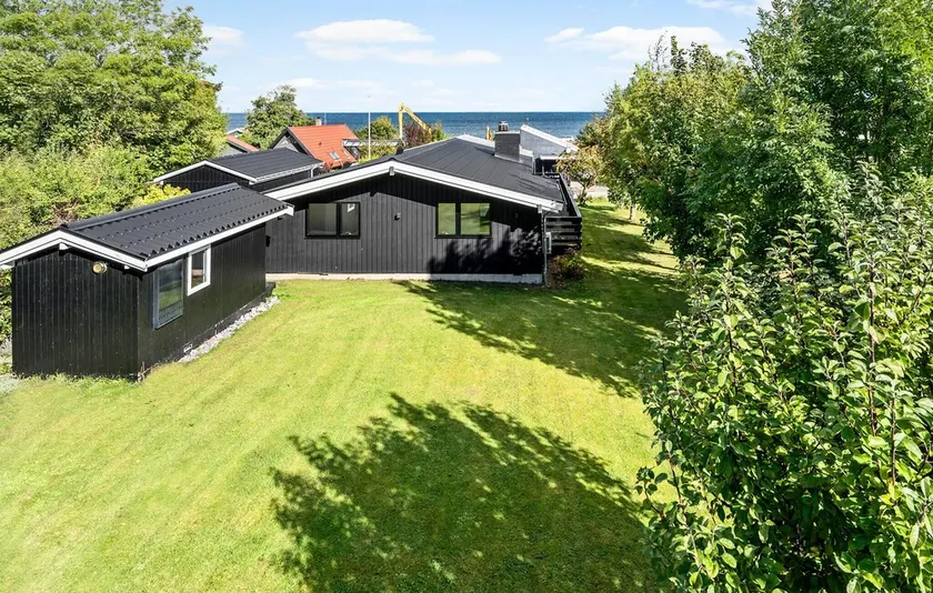 3 Bedroom Stunning Home In Strøby - Image 1