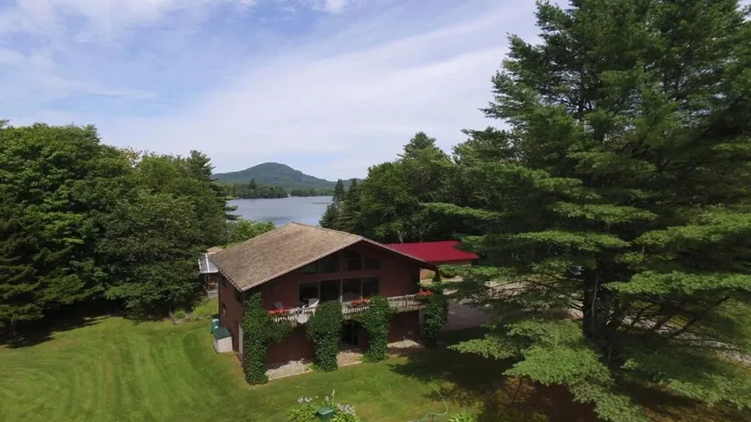 Schönes Haus am See, 20 Hektar Privatgrundstück. In der Nähe von Stowe und Jay Peak - Image 1