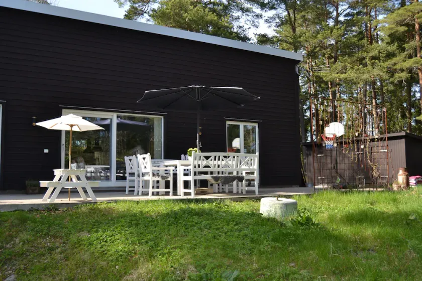 REDUCED PRICE!Modern house. Unique unspoilt location near Stockholm, lake and archipelago - Image 1