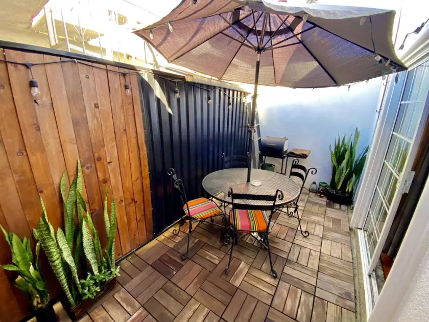 Jaguar Studio - 1 double-bed, kitchen & terrace - Image 1