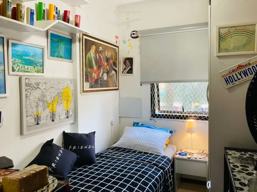 Tiny single room in an apart-hotel. - Image 1