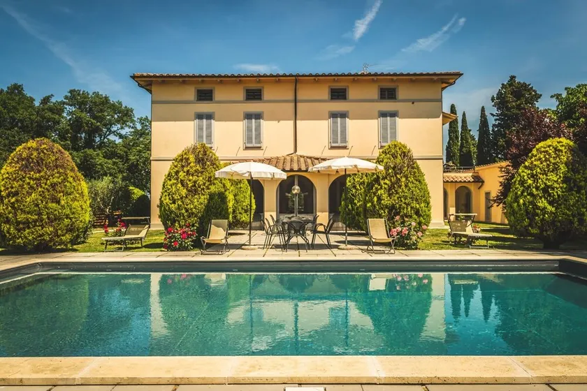 Villa de alto nível com piscina privada e jardim, acesso gratuito à Internet. Castiglione del - Image 1