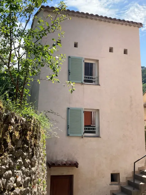 Dovecote den 19: e 45m2, helrenoverad. - Image 1