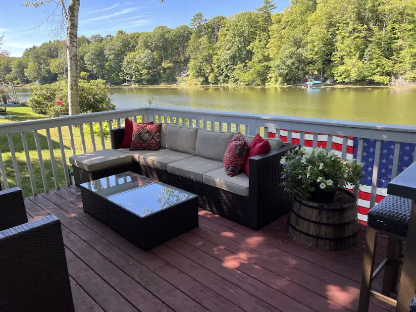 Grassy Waters- Charming cottage on Goodyear Lake, fire pit - Image 1