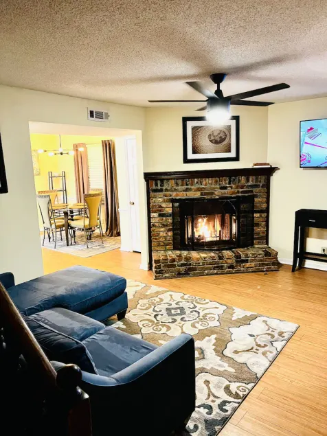 LAVISH CONDO-BIG HOUSE MUSEUM, IDLE HR GOLF, WESLEYAN COLLEGE, MERCER UNIVERSITY - Image 1