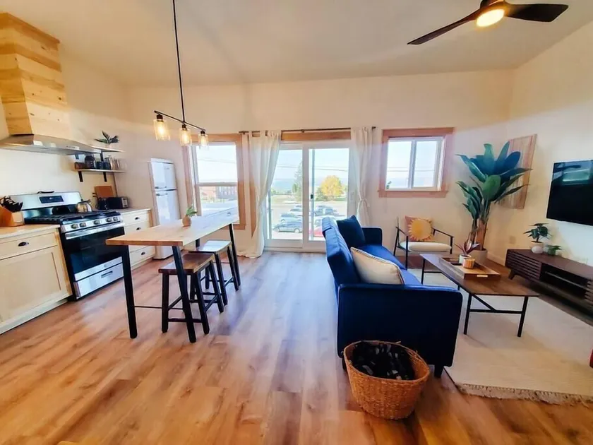 North Apartment with Lake Superior Views - Image 1