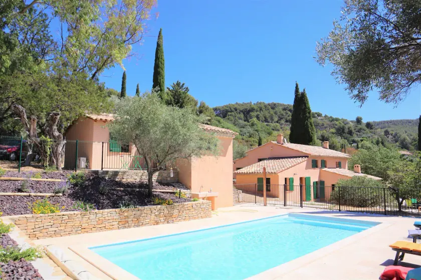 BASTIDE in the HEART of the Provencal valley - Image 1