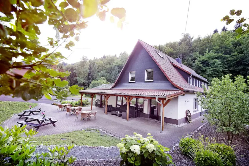 Grosses Ferienhaus für 2 Familien mit Sauna, Whirlpool, Kino, Bar und Billard - Image 1