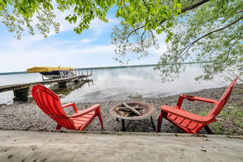 Peaceful Lakefront Getaway On Cayuga Lake 4 Bedroom Cottage - Image 1