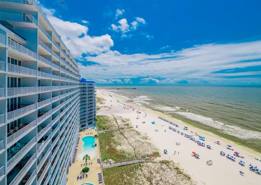 2 Bedroom Lighthouse w Bunk , 3 Pools! Direct Beachfront - Image 1