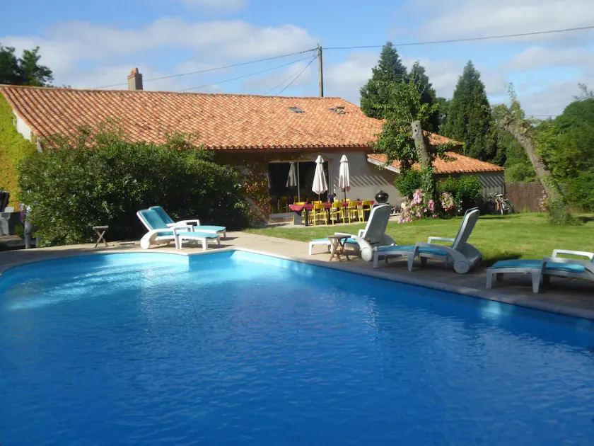 Ausgebautes Bauernhaus mit privatem Pool und Tennisplatz - SONDERPREIS VERFÜGBAR - Image 1