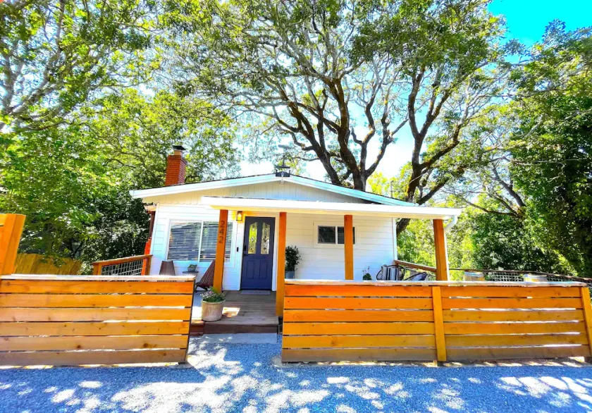 Private Wine Country-River Bungalow! Sunny Treetop Views - Pets Stay Free - Image 1