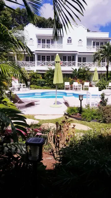 Modern Barbados lägenhet med WIFI, gå ut till poolen, steg från STRAND - Image 1