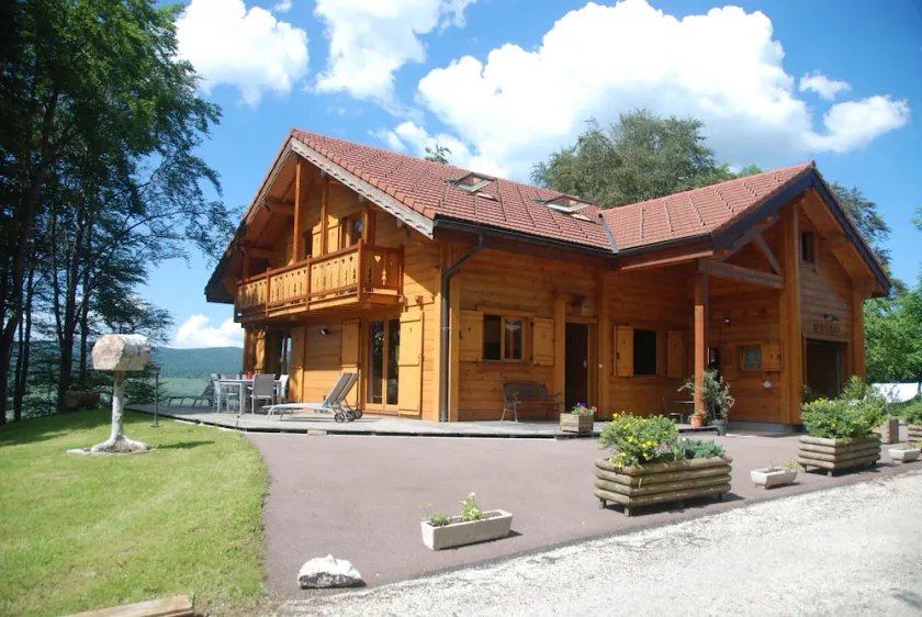 Gehobenes CHALET im Herzen des Naturparks Haut Jura: Entspannung garantiert - Image 1