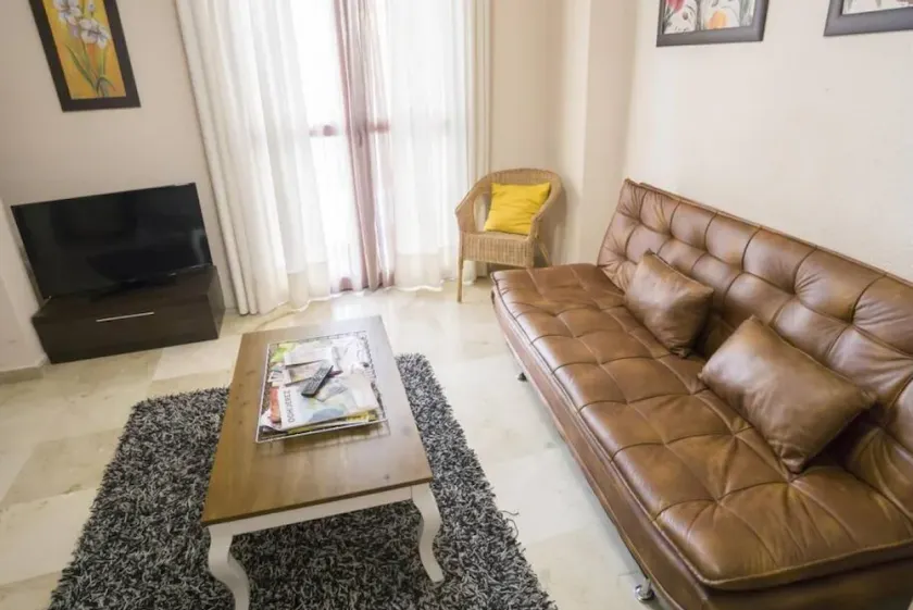 RentalSevilla Bright Apartment in Santa Cruz Neighborhood - Image 1