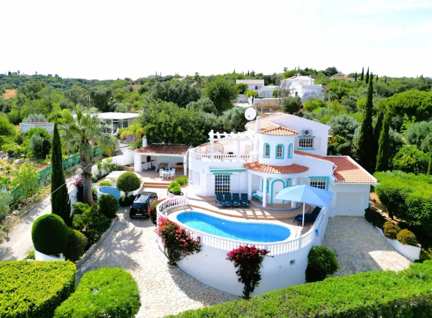 *NEU - Luxuriöse 3-Bett-Villa mit beheiztem Pool & Meerblick - NICHT VERPASSEN! - Image 1
