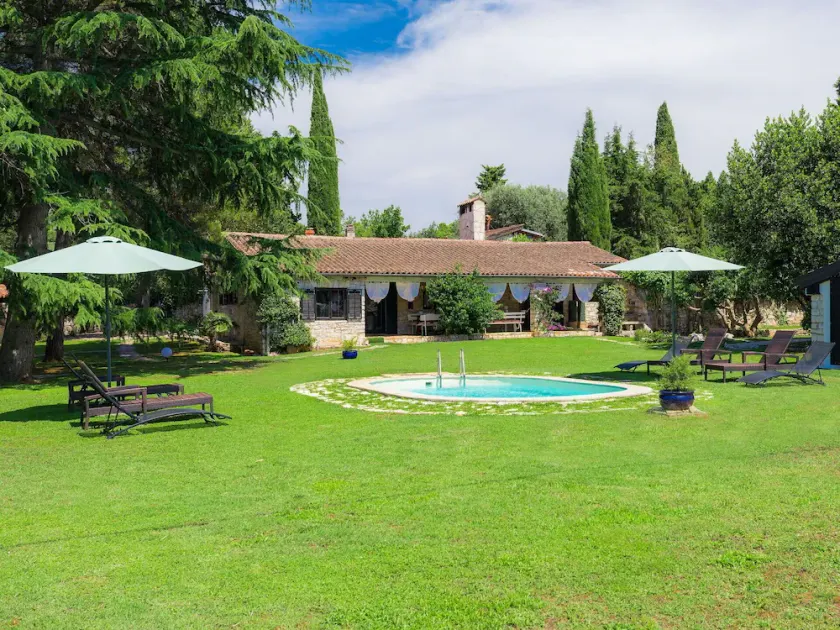 Stunning private villa for 8 people with WIFI, A/C, private pool, TV, terrace and pets allowed - Image 1