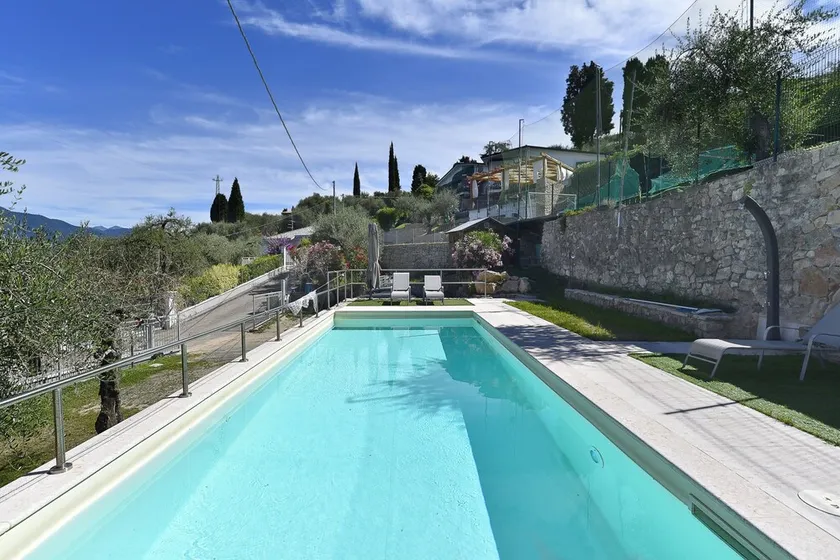 Ferienwohnung mit Seeblick, Pool, Balkon, Garten, Terrasse & WLAN - Image 1