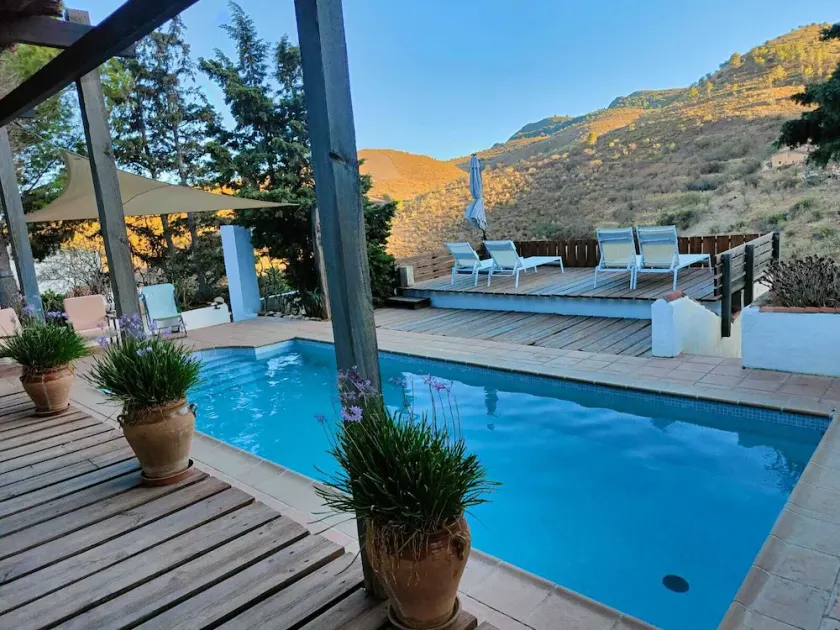 Typical Andalusian farmhouse surrounded by mountains and 8 km from the sea - Image 1