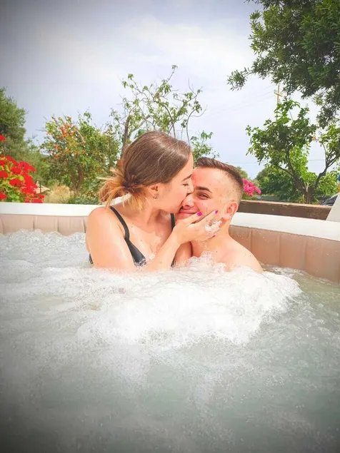 Villa with large garden and private whirlpool - Image 1