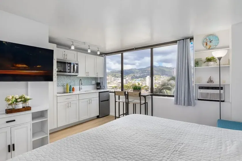 King Bed/Renovated/Canal& Mountain View/Walk Beach - Image 1