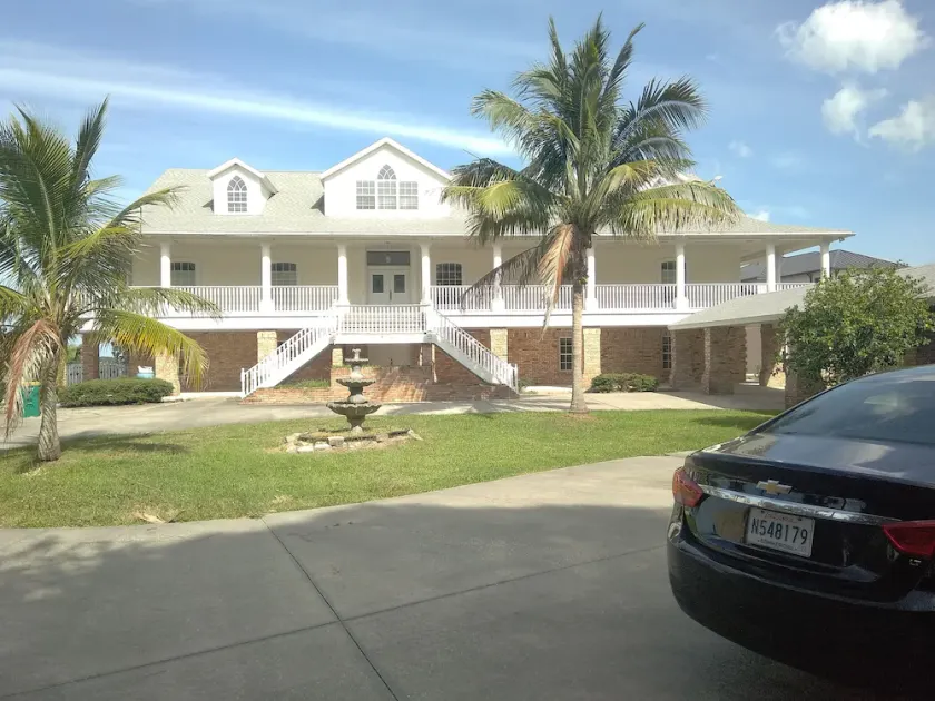 Grand Estate whole 2nd floor, heated pool, over 4,000 sq ft on intercoastal, - Image 1