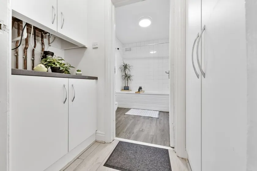 Powder Mill Retreat - 2BR Modern Flat for 4 - Image 1